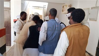 توافد مواطني حلايب على اللجان للإدلاء بأصواتهم في انتخابات الشيوخ| صور