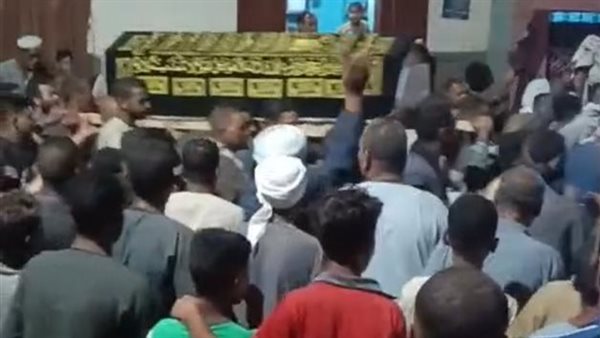 جانب من التشييع 