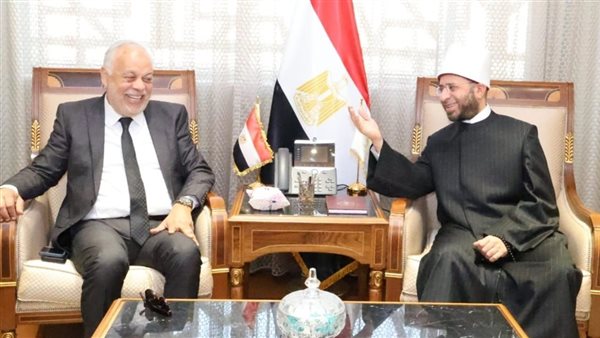 وزير الأوقاف ونقيب