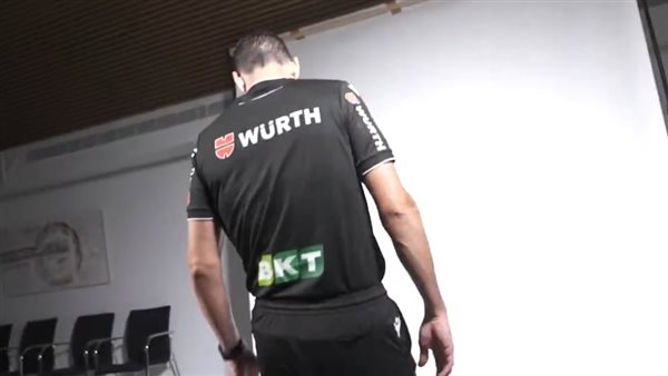 حكم كرة قدم