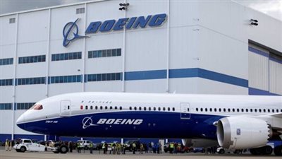 بسبب أزمة الأجور.. إضراب أكثر من 3000 عامل بشركة بوينج للطيران