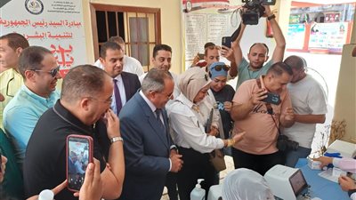 محافظ بورسعيد يتابع انتظام سير انتخابات الشيوخ ويشيد بوعي المواطنين: ورّوني وطنيتكم