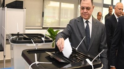 وزير الداخلية يدلي بصوته في انتخابات مجلس الشيوخ 