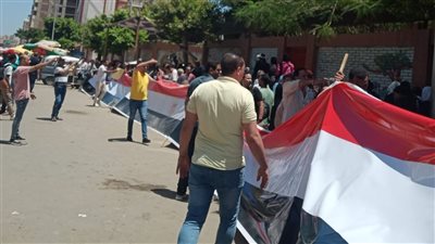 طوله 40 مترًا.. مسيرة بعلم مصر في الإسكندرية لحث الناخبين على الإدلاء بأصواتهم بانتخابات الشيوخ