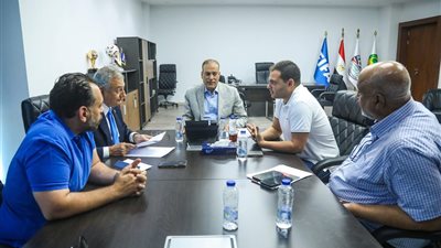 لتطبيق معايير التراخيص.. اتحاد الكرة يتفق مع الزمالك على تسوية المديونيات المستحقة