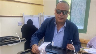 تامر عبد المنعم يوجه رسالة إلى الجمهور بعد إدلائه بصوته في انتخابات مجلس الشيوخ |صور