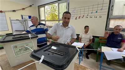 رئيس اتصالات النواب يدلي بصوته في انتخابات الشيوخ ويشيد بإقبال الناخبين