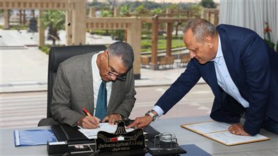 محافظ أسوان يقرر النزول بالحد الأدنى للقبول بالثانوي العام إلى 200 درجة