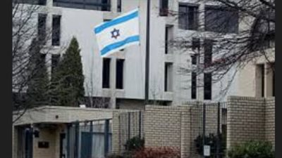 لا نقبل دروسا في الديمقراطية من قتلة المدنيين.. رئيس بلدية أثينا يهاجم سفير إسرائيل باليونان