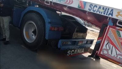 للمرة الثانية خلال شهرين.. أب يدهس نجله بالخطأ خلال نومه أسفل سيارة نقل بالعاشر من رمضان