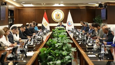 وزير الصحة يوجه القيادات بإعداد آلية مميكنة لرصد نواقص الأدوية والاحتياجات المستقبلية.. ويشدد بالرقابة على القطاع الخاص