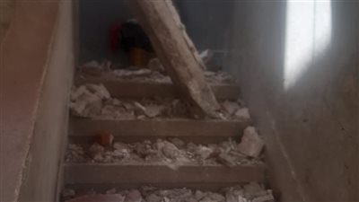 سقوط سلم عقار سكني في بنها دون إصابات.. والنيابة تباشر التحقيق