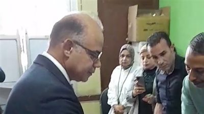 رئيس هيئة الرقابة المالية يدلي بصوته في انتخابات مجلس الشيوخ 2025 | صور 