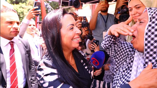 وزيرة التضامن والسيدة