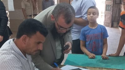 رئيس حزب النور يدلي بصوته في انتخابات مجلس الشيوخ بمسقط رأسه في كفر الشيخ
