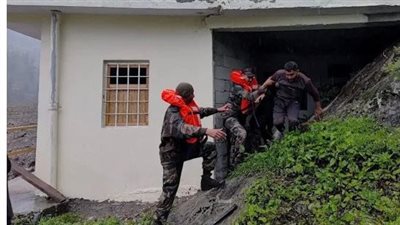 100 مفقود جراء الفيضانات التي اجتاحت الهند| القصة الكاملة