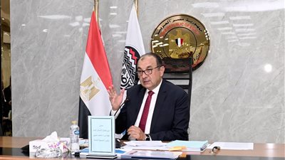 وزير قطاع الأعمال: التعاون مع شركاء عالميين لإحياء مصانع الدولة.. وطرح أول سيارة ركوب من النصر قريبًا