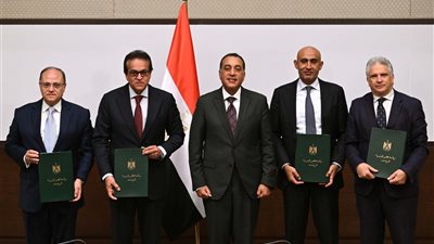 رئيس الوزراء: إنشاء وتطوير خمس مدارس تكنولوجيا تطبيقية مُتخصصة في صناعة الأدوية