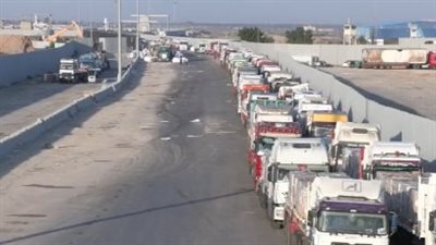 تحرك قافلة المساعدات الإنسانية العاشرة من مصر إلى غزة