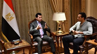 وزير الرياضة يلتقي البطل الأولمبي أحمد الجندي.. ويبحث استعداداته للمرحلة المقبلة