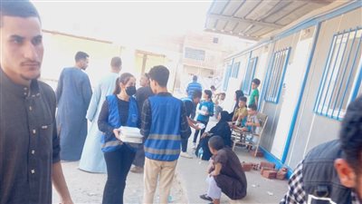 بتوزع عليهم وجبات.. حياة كريمة تساند أسر ضحايا حادث أتوبيس الكريمات