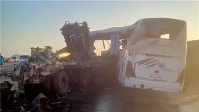 كانا في طريقهما لـ فرح عائلي.. مصرع مهندس من سوهاج ونجل شقيقته طالب الطب في حادث الكريمات