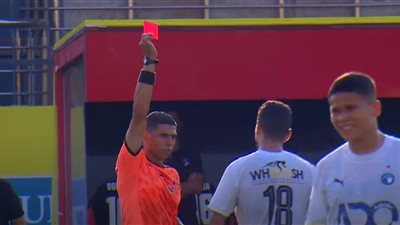 وليد الكرتي أول ضحايا البطاقات الحمراء في افتتاحية الدوري الممتاز