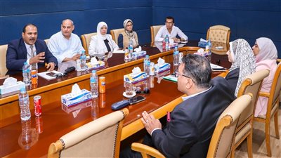 اجتماع تنسيقي بهيئة ميناء دمياط لتعزيز جهود التكيف مع التغيرات المناخية بالساحل الشمالي ودلتا النيل