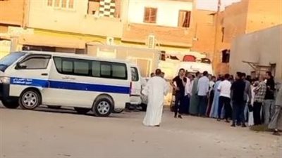 لحظة خروج جثماني سيدتين من ضحايا حادث الكريمات| صور 