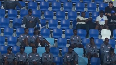 بعثة سيمبا التنزاني تشاهد مباراة الزمالك وسيراميكا من المدرجات