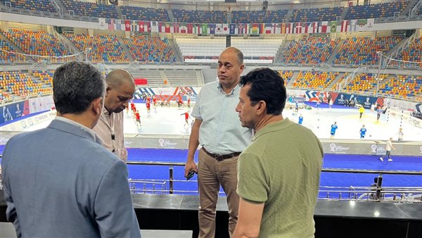 وزير الرياضة يتفقد