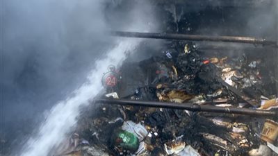 السيطرة على حريق مخلفات أسفل كوبري المشاة الكهربائي بعابدين