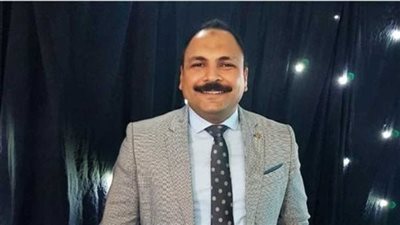 كلف بحل المشكلة فورًا.. لمسة إنسانية من رئيس حي بولاق الدكرور لسيدة تكافح من أجل أيتامها