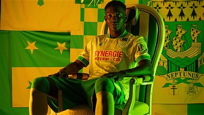 رسميًا.. نادي نانت الفرنسي يتعاقد مع المهاجم المالي أمادي كامارا