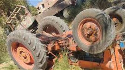 إصابة 3 أشخاص إثر انقلاب جرار زراعي في سوهاج