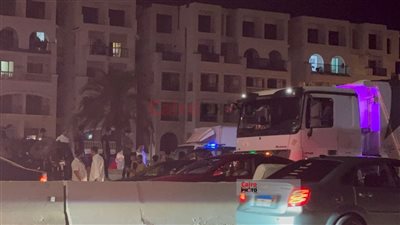 تصادم أتوبيس مع ملاكي عند بورتو جولف الساحل ووقوع مصابين