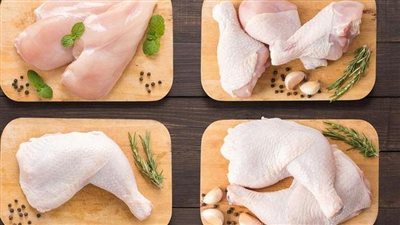 طريقة تفريز الفراخ للحفاظ عليها طازجة طوال الشهر.. خطأ واحد يجففها