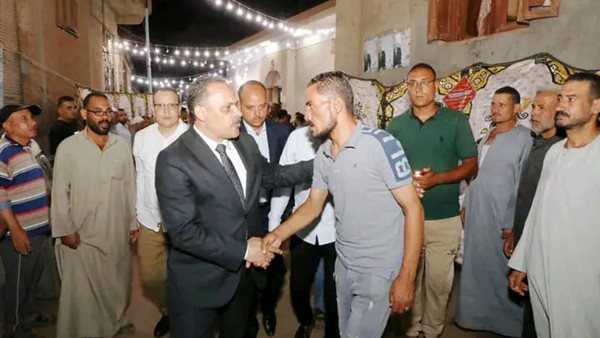 محافظ الشرقية يقدم