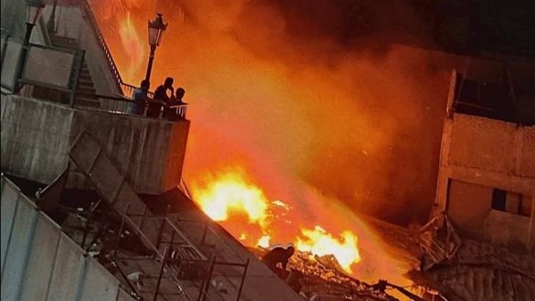 جانب من الحريق