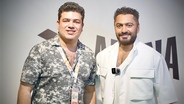 تامر حسني وصحفي القاهرة