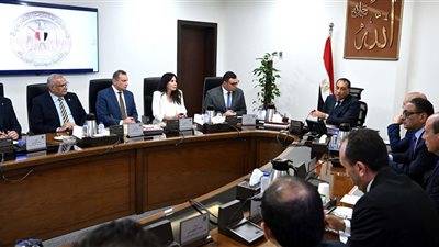 رئيس الوزراء يتابع مشروعات إعادة إحياء وسط البلد والقاهرة الخديوية
