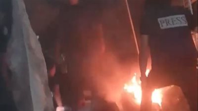 مجزرة بحق الكلمة.. شاهد عيان يروي اللحظات الأخيرة قبل استهداف خيمة الصحفيين في غزة