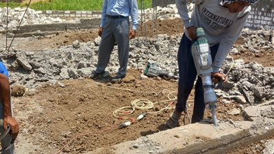 ضمن الموجة 27| إزالة 3 مخالفات بناء بقرية الصوامعة غرب  سوهاج