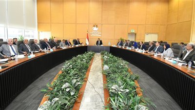 وزير الإسكان يوجه بمتابعة يومية لمشروعات حياة كريمة في أسوان