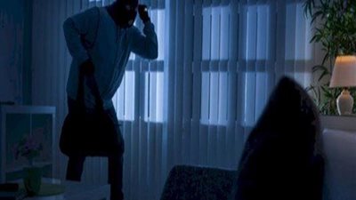 دخل يسرق غير رأيه.. ضبط لص تسلل لغرفة نوم فتاة وتحرش بها بأكتوبر