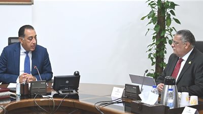 مدبولي يناقش مع رئيس اقتصادية المثلث الذهبي عددًا من ملفات العمل