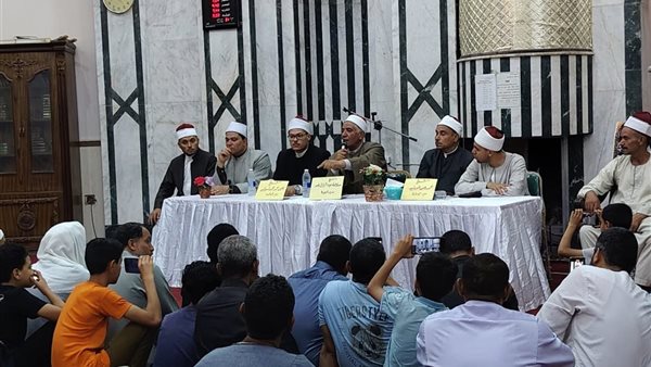 جانب من الندوات