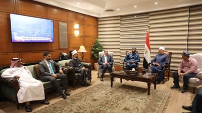 استقبال رسمي بمطار القاهرة.. مفتي الجمهورية يرحب بكبار المفتين والوزراء المشاركين في المؤتمر العالمي العاشر للإفتاء