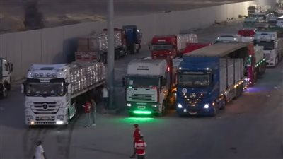القاهرة الإخبارية: تحرك الفوج الأول من قافلة المساعدات الإنسانية الـ 13 من مصر إلى قطاع غزة