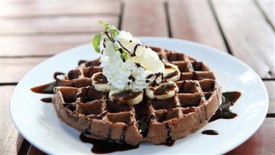 هتعجب أطفالك| طريقة عمل الوافل للشيف مروة الشافعي.. 3 وصفات بنكهة الشوكولاتة